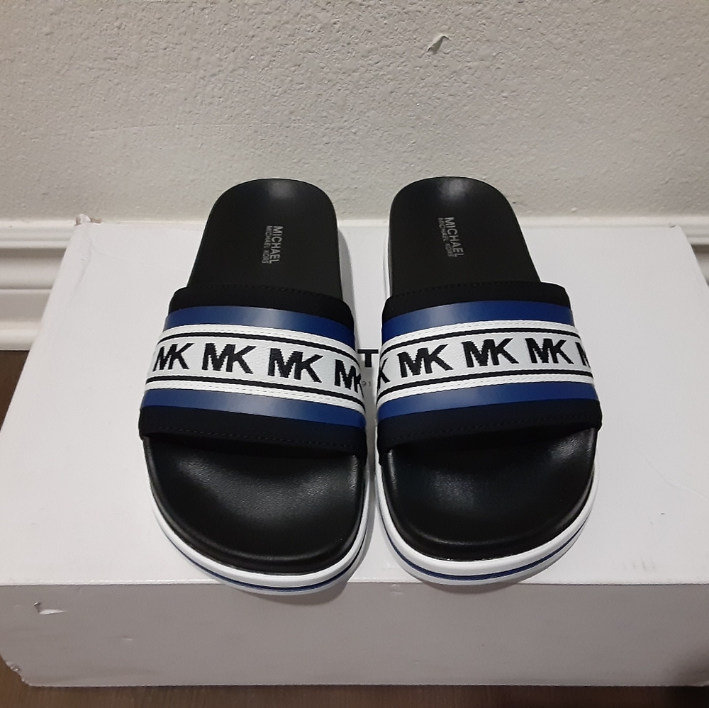 Michael Kors - Picture 3 of 3